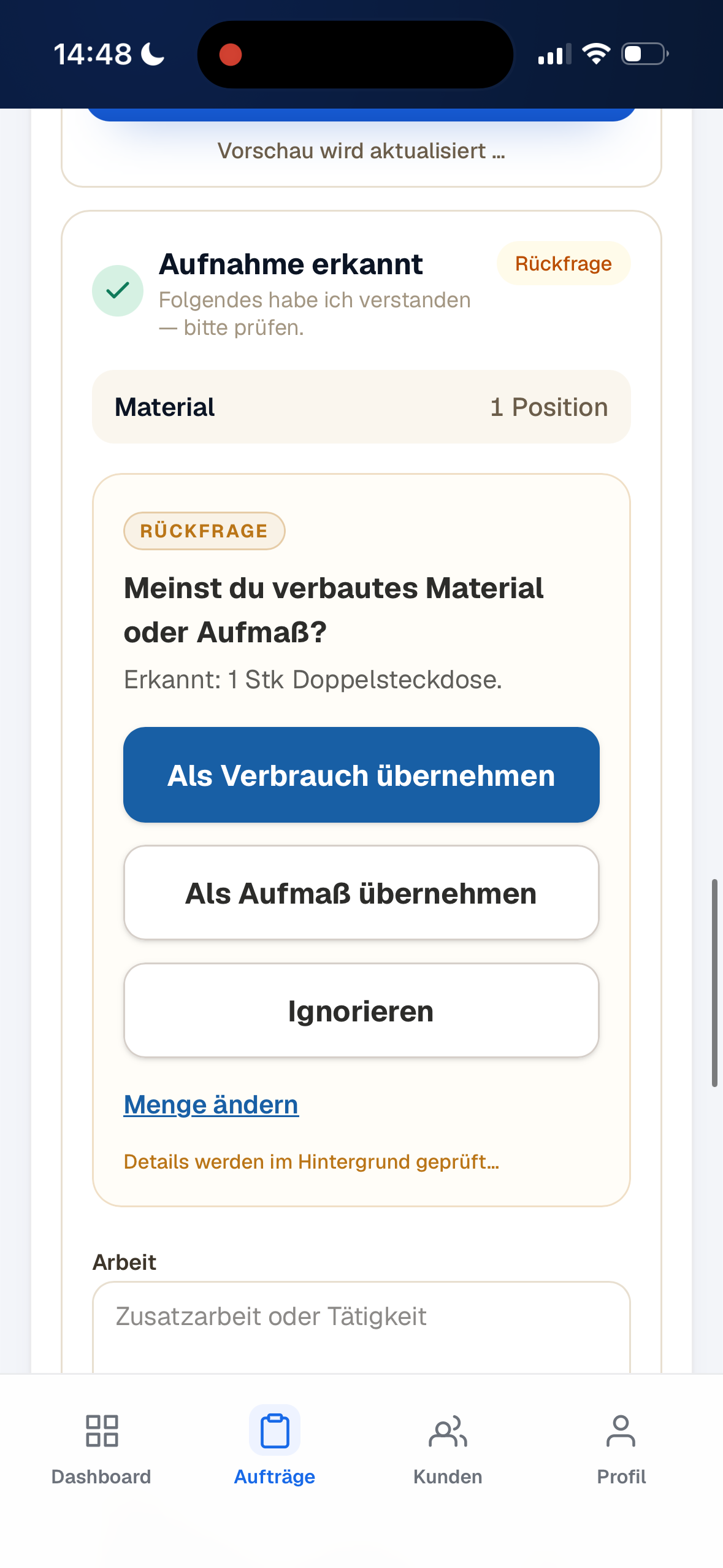 App-Screen: KI erkennt Material und fragt nach
