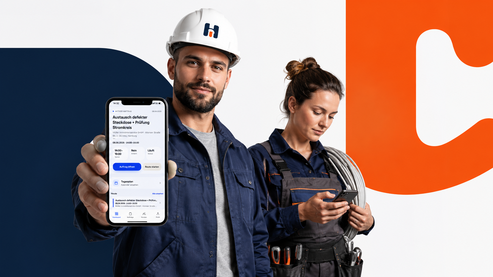 HeWo Team mit der App auf der Baustelle